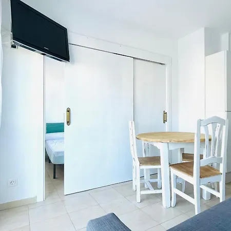 Apartment Carlo's Village, Relax Piscina Y A 5 Minutos De La Playa *